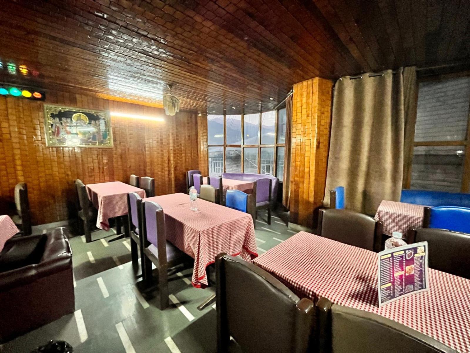 Hadimba Hill View By Hadimba Palace, Manali - Premium Room ! Family Hotel ! Parking ! Near Hadimba Temple Экстерьер фото