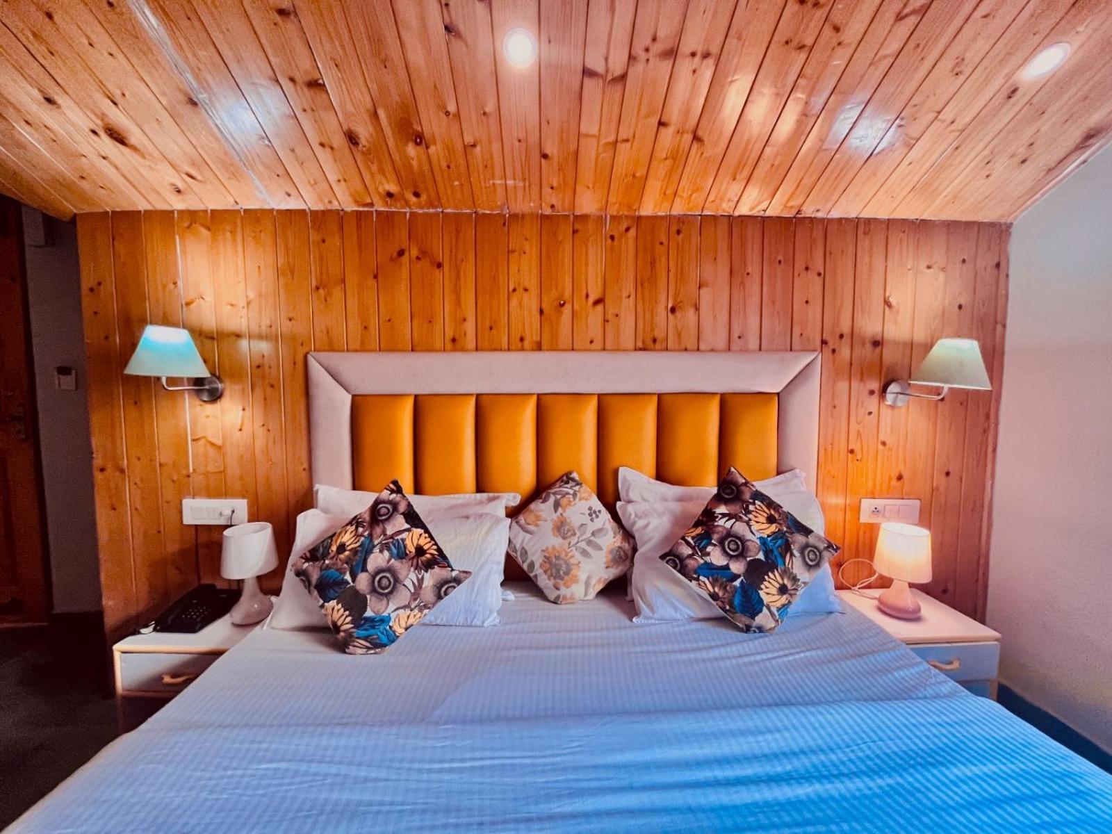 Hadimba Hill View By Hadimba Palace, Manali - Premium Room ! Family Hotel ! Parking ! Near Hadimba Temple Экстерьер фото