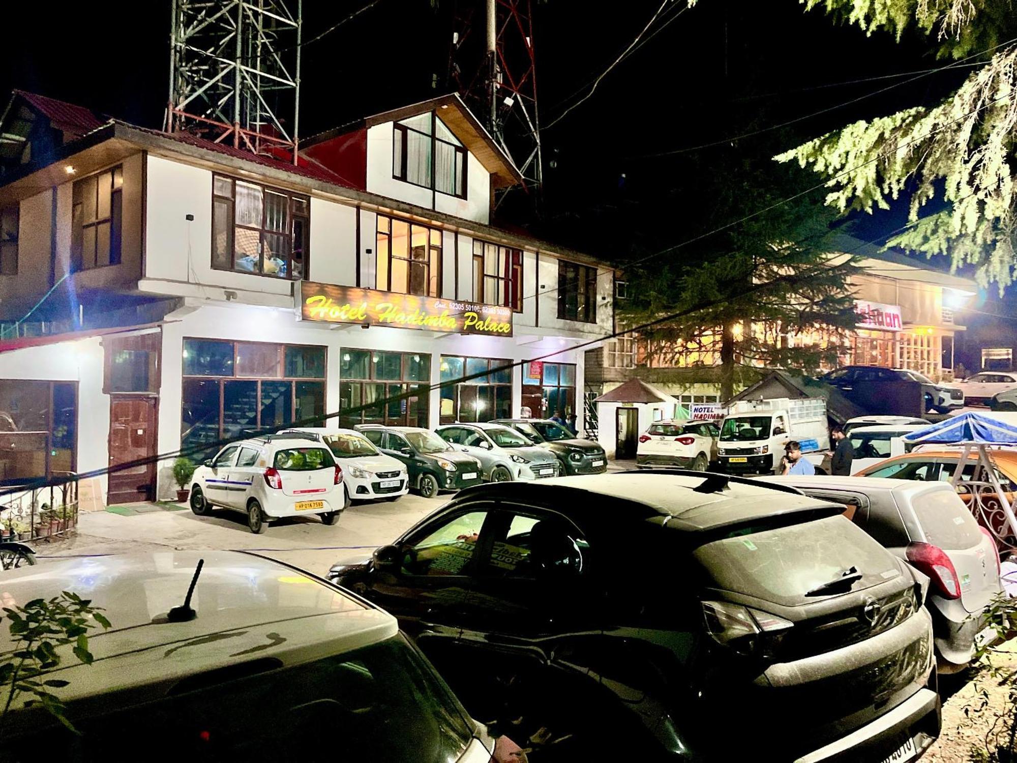 Hadimba Hill View By Hadimba Palace, Manali - Premium Room ! Family Hotel ! Parking ! Near Hadimba Temple Экстерьер фото