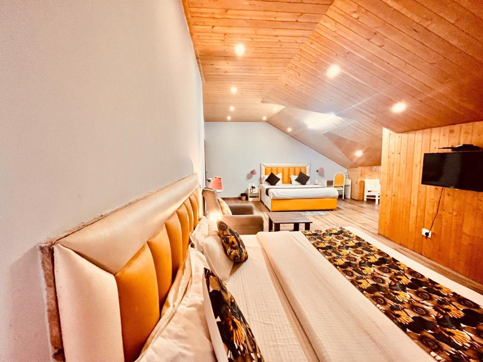 Hadimba Hill View By Hadimba Palace, Manali - Premium Room ! Family Hotel ! Parking ! Near Hadimba Temple Экстерьер фото