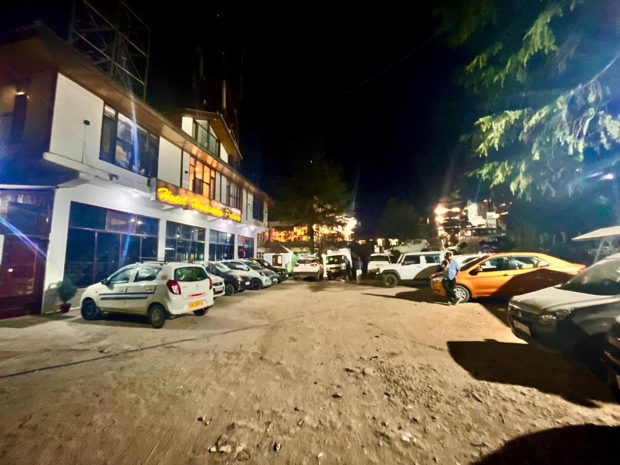 Hadimba Hill View By Hadimba Palace, Manali - Premium Room ! Family Hotel ! Parking ! Near Hadimba Temple Экстерьер фото