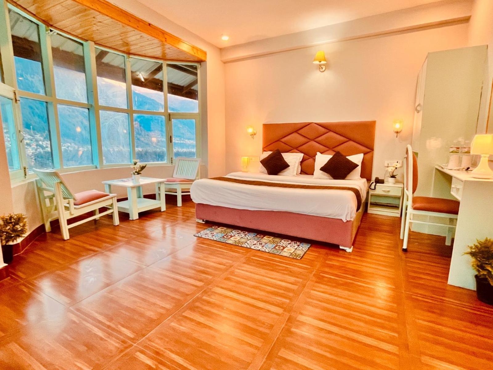 Hadimba Hill View By Hadimba Palace, Manali - Premium Room ! Family Hotel ! Parking ! Near Hadimba Temple Экстерьер фото