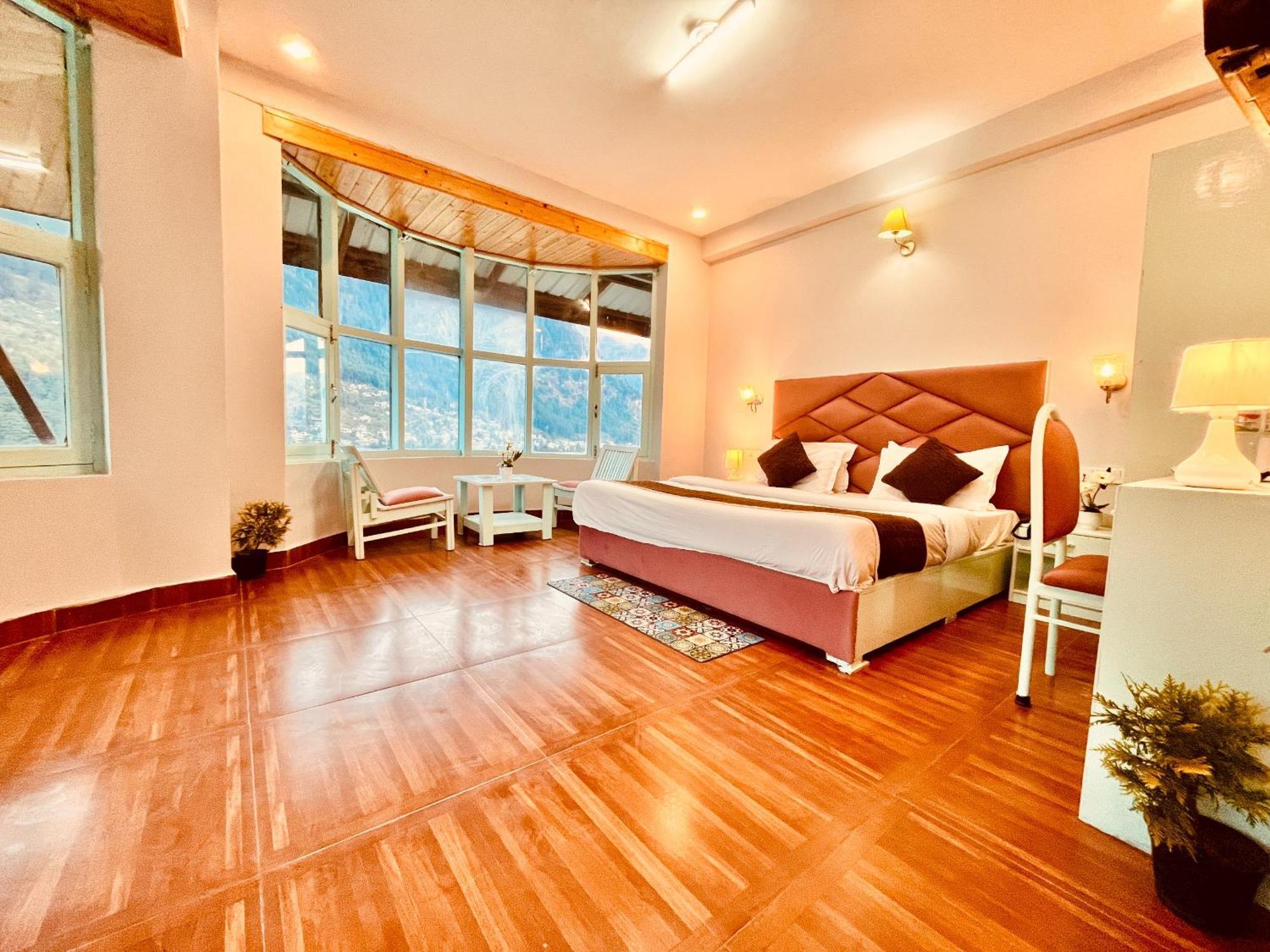 Hadimba Hill View By Hadimba Palace, Manali - Premium Room ! Family Hotel ! Parking ! Near Hadimba Temple Экстерьер фото